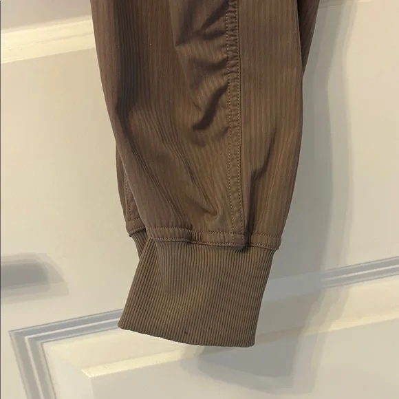 Lululemon Brown Cargo Dance Pants - Picture 5 of 8